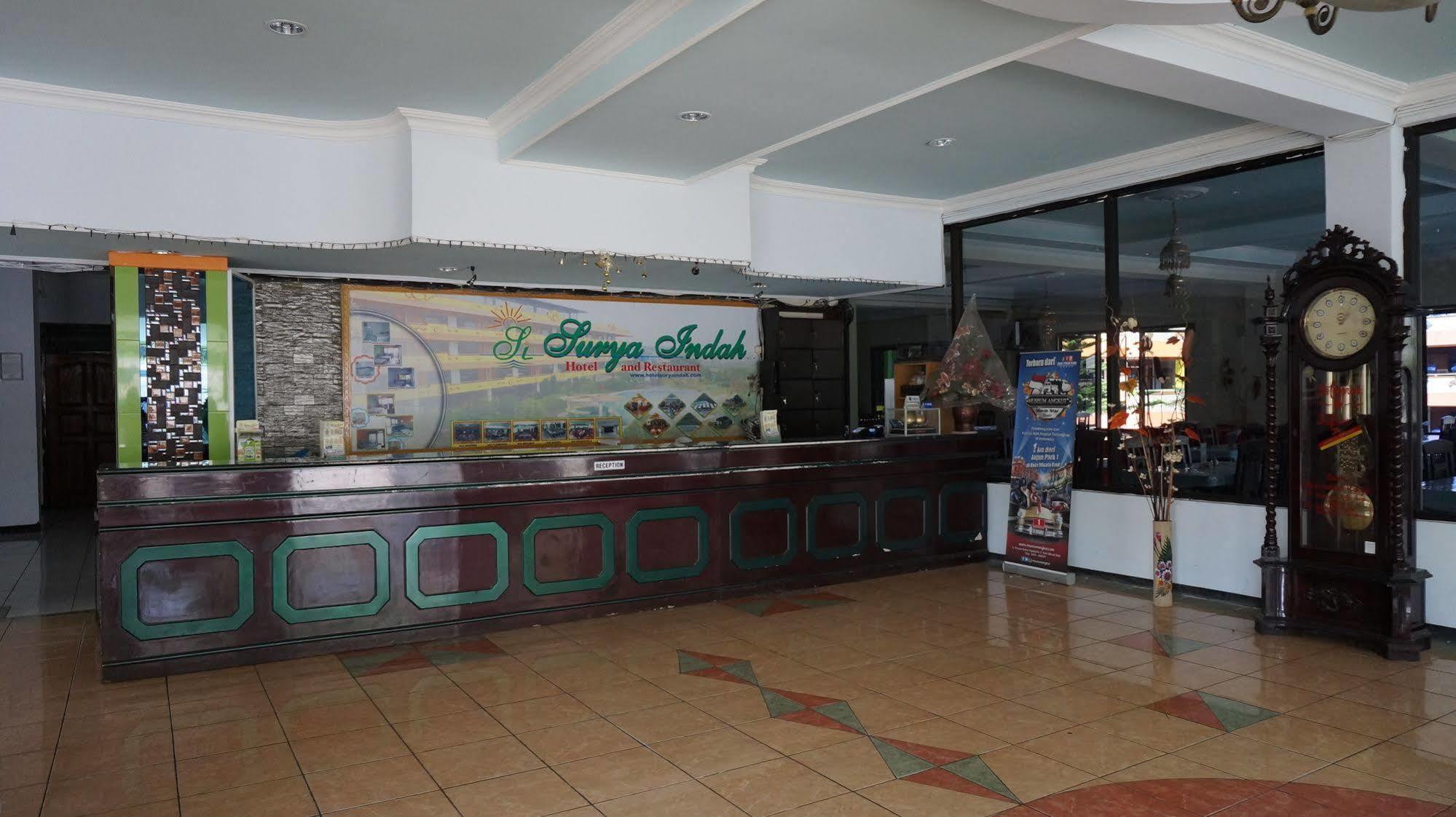 Hotel Surya Indah Batu Malang Exteriör bild