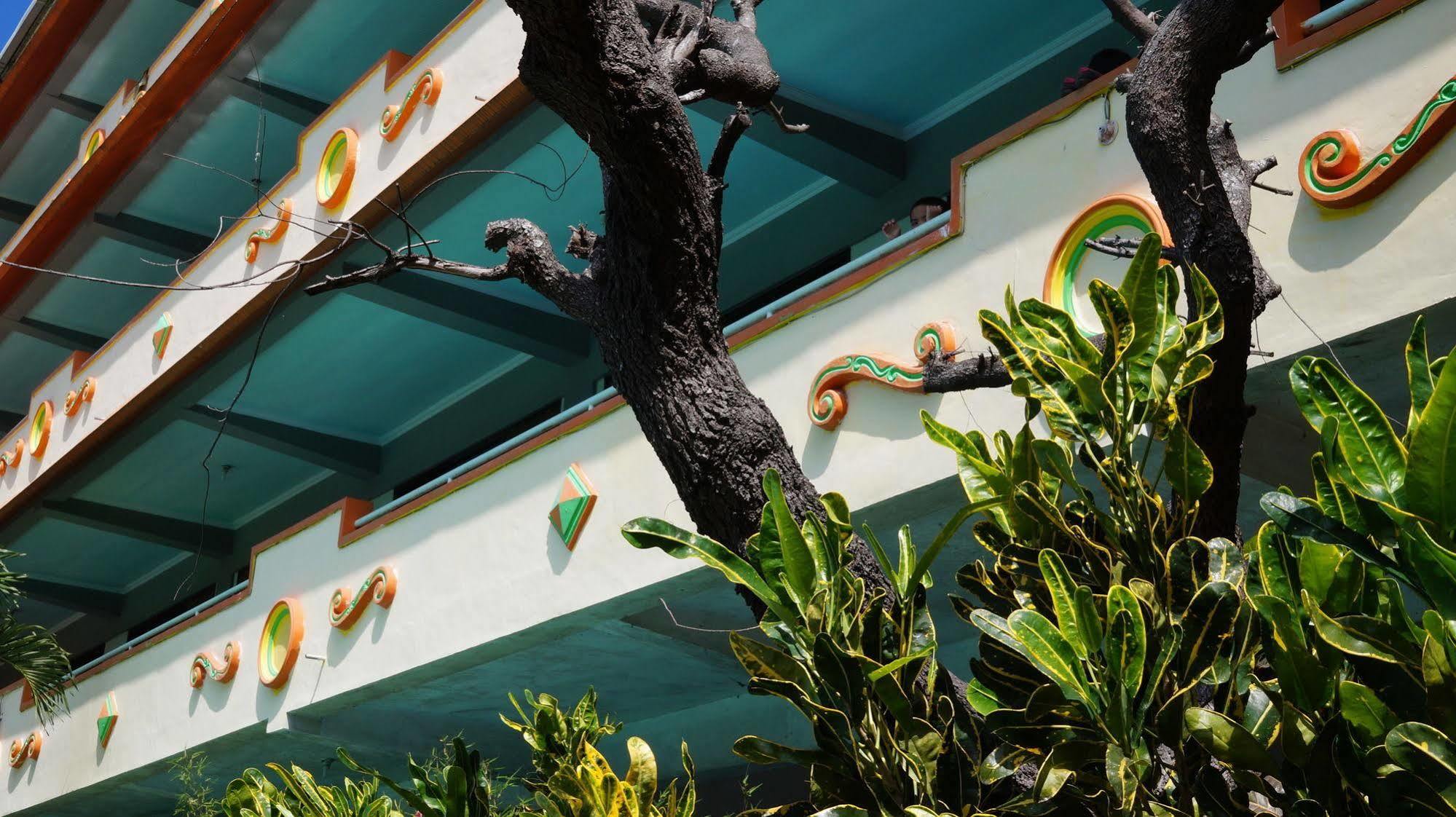 Hotel Surya Indah Batu Malang Exteriör bild